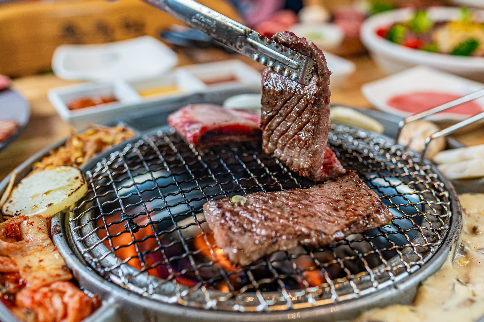 숯불구이 식당의 불판